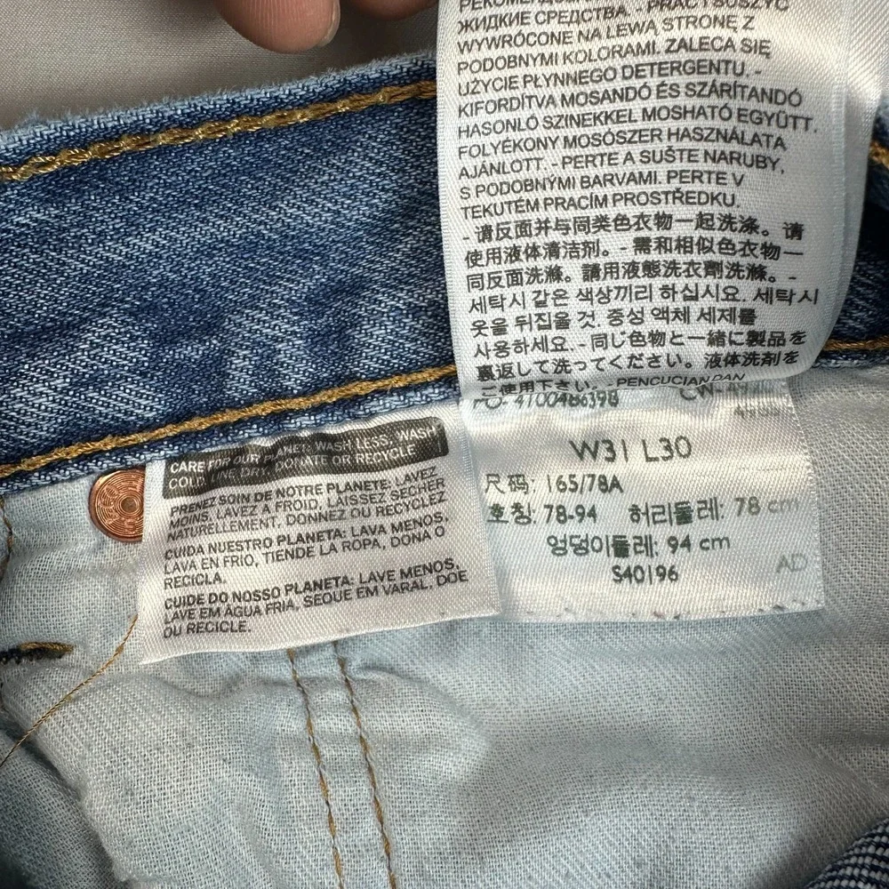 Levi's 501 Jeans Mens 31x30 Blue Denim Straight Leg Faded Medium Wash 5 Pocket